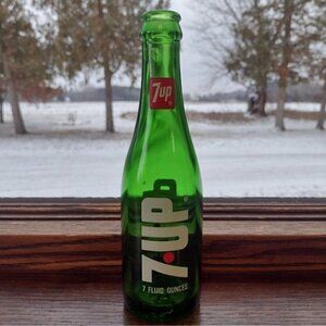 Vintage 7 Up Green Glass Soda Pop Bottle Red Dot 7 FL Oz Empty